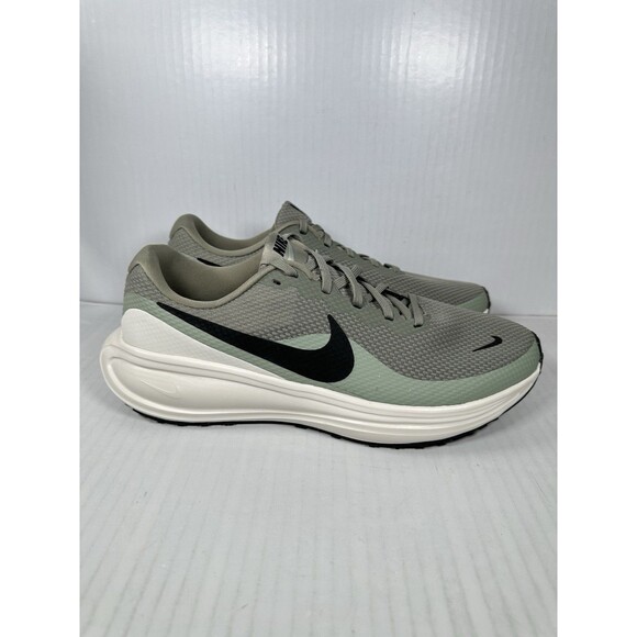 Size 11.5 Nike Revolution 8 Running Shoe Sneaker HJ9198-300 Green Black Mens NEW main image 4